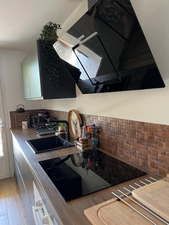 Appartement Entre Village Et Plages. Сен Сир сюр Мер Екстериор снимка